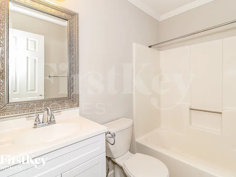 4565 Bonneville Dr — Photo 13