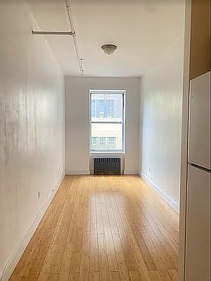 3rd image of 336 W 19th St APT 2D