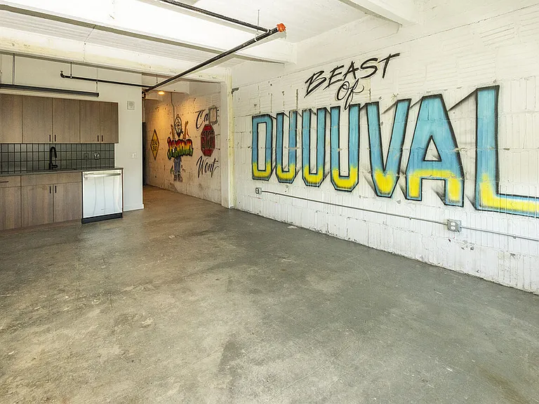 Union Terminal Warehouse — Photo 22
