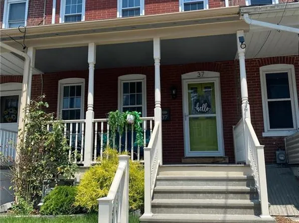 37 Evergreen St, Nazareth, PA 18064