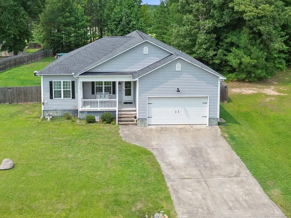 10417 Carsons Creek Dr, Zebulon, NC 27597
