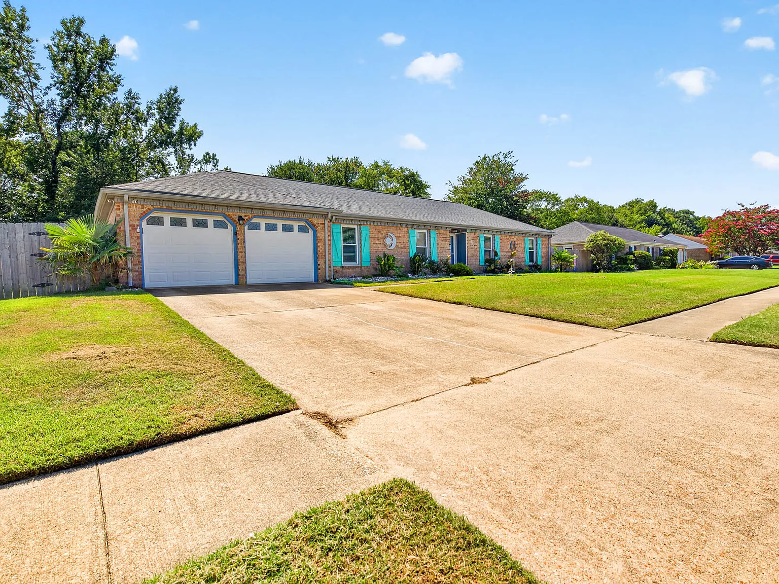4 bed, 1880 sqft, $3,200 — Photo 1