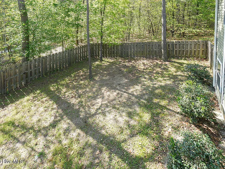 315 Adams Cir — Photo 31