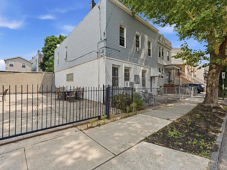 74 Yale Ave #1 — Photo 22