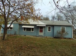 1012 E 135th St, Grandview, MO 64030