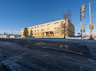 1077 Wellington Ave, Winnipeg, MB R3E3E8