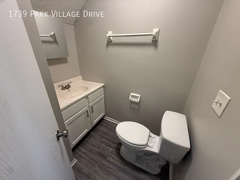 1739 Park Village Dr — Photo 12