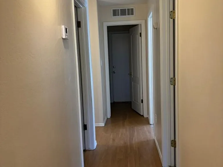 8807 Rollingbay Dr — Photo 5