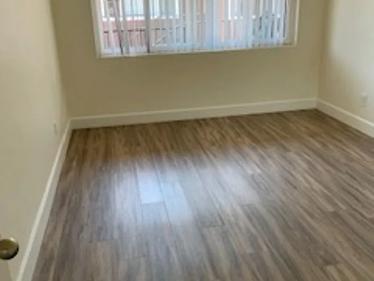 Bright 2 bed 1 bath in Pacific Beach — Photo 16