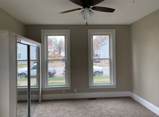 818 1/2 E 15th St, Davenport, IA 52803