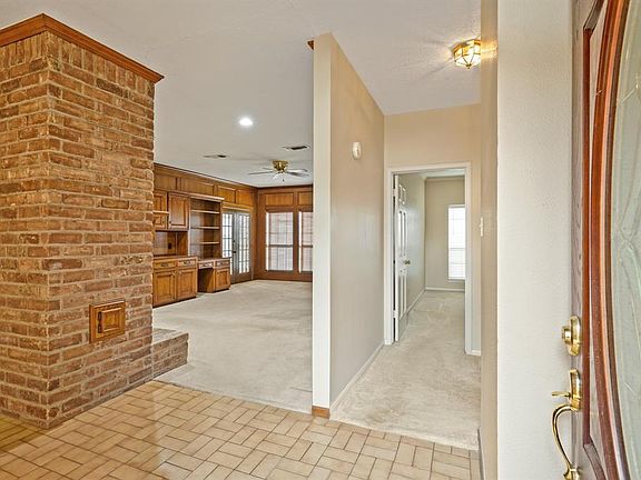 2nd image of 623 Westview Terrace Cir