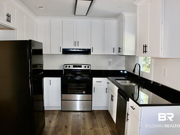 2nd image of 13 Cypress Dr