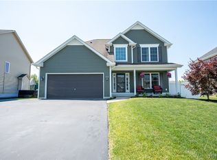 2336 Agassiz Dr, Lake View, NY 14085