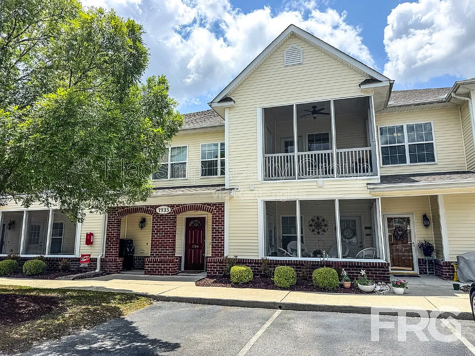 1935 Tara Ct #204