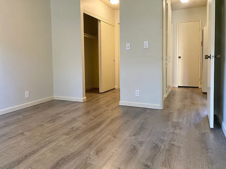 1425 E Orange Grove — Photo 16