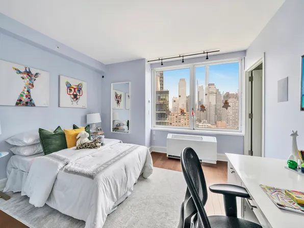 60 Riverside Boulevard image 7 of 20