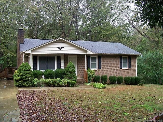 1st image of 4 Hillside Dr