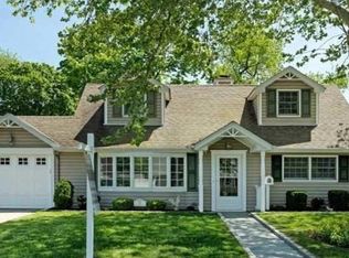 7 Fieldstone Dr, Syosset, NY 11791