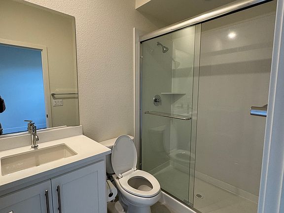Full attached bathroom