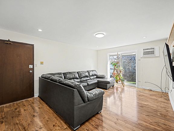 3rd image of 266 Shorewood Dr APT 2A
