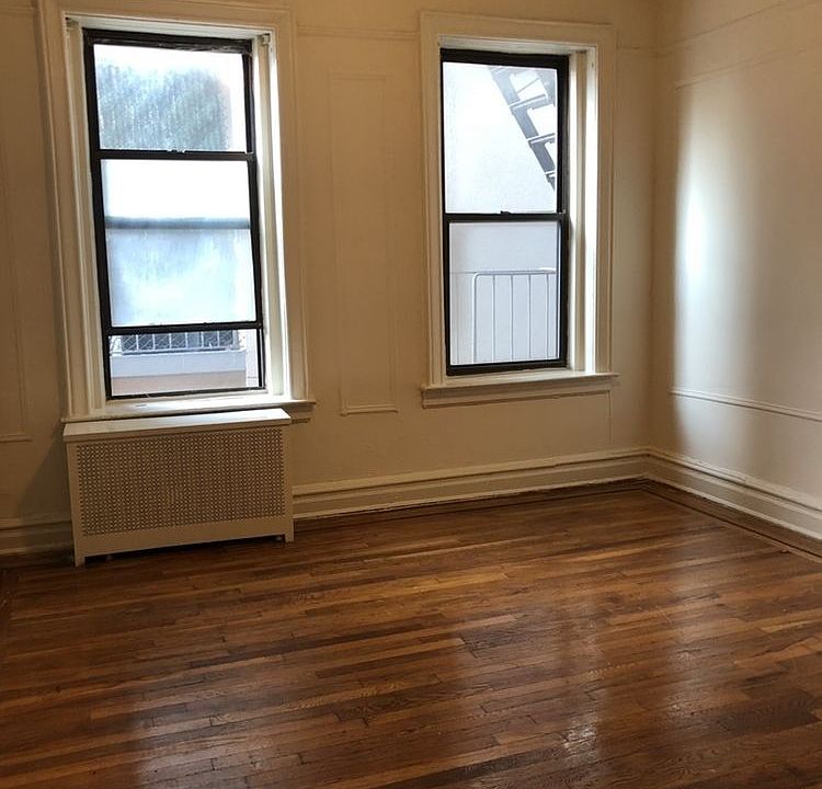 2nd image of 1925 Quentin Rd APT 4J