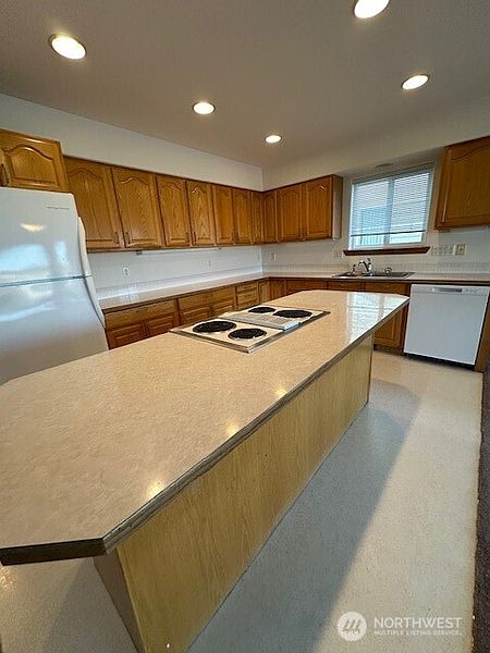 4th image of 1300 W Marina Drive #16