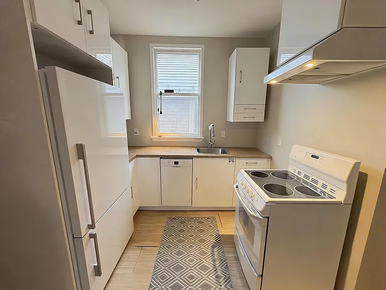 392 Aberdeen Ave #1 — Photo 1