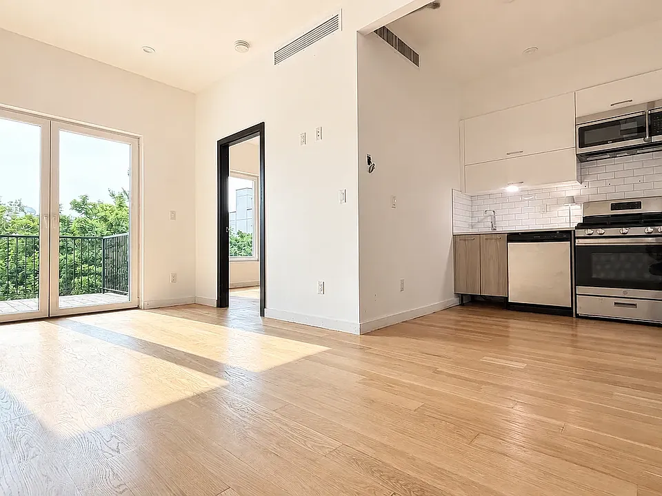 138 Huron St #Penthouse 3B