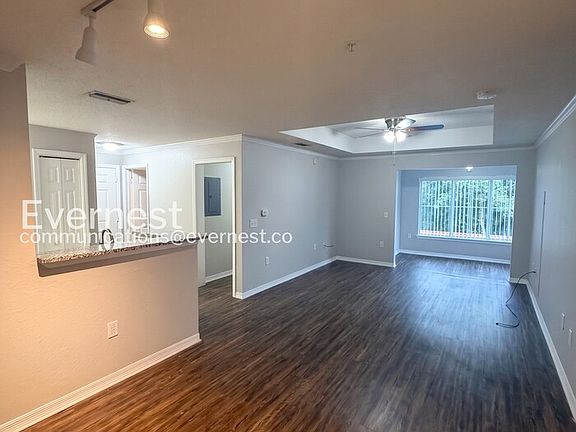 5th image of 18001 Richmond Place Dr APT 1032