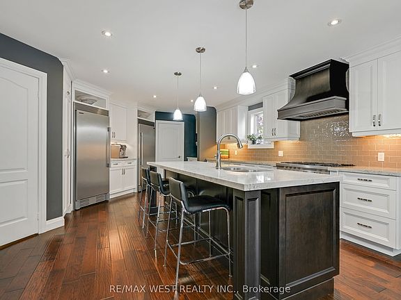 4th image of 303 Tupper Blvd
