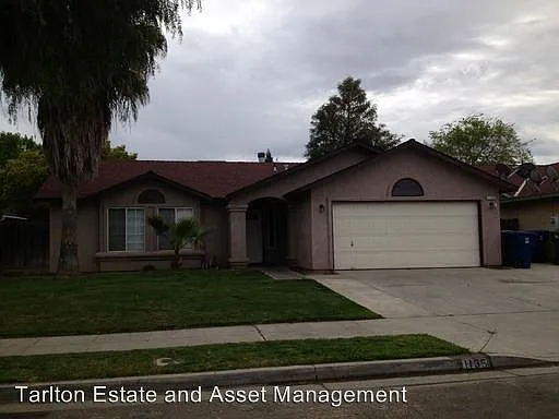 1135 Monterey St photo 1