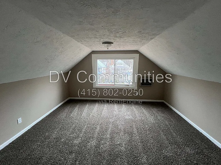 872 Helmsdale Rd #2 — Photo 10