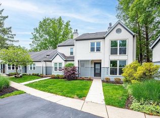 8805 Montgomery Rd, Cincinnati, OH 45236