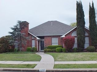 1227 Shawnee Trl, Carrollton, TX 75007