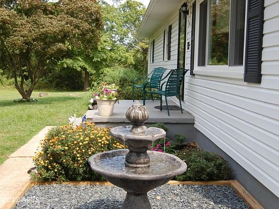 4th image of 303 Timothy Dr