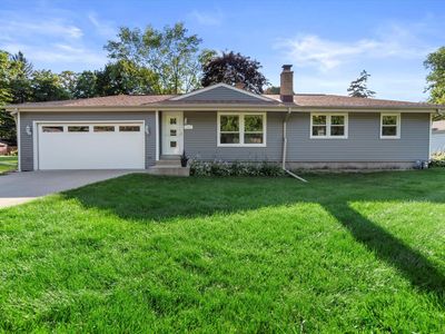 1621 South Woodside DRIVE, New Berlin, WI, 53151