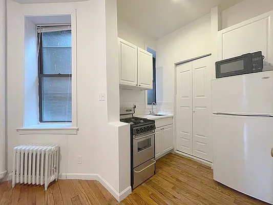 Rented by Compass | media 2