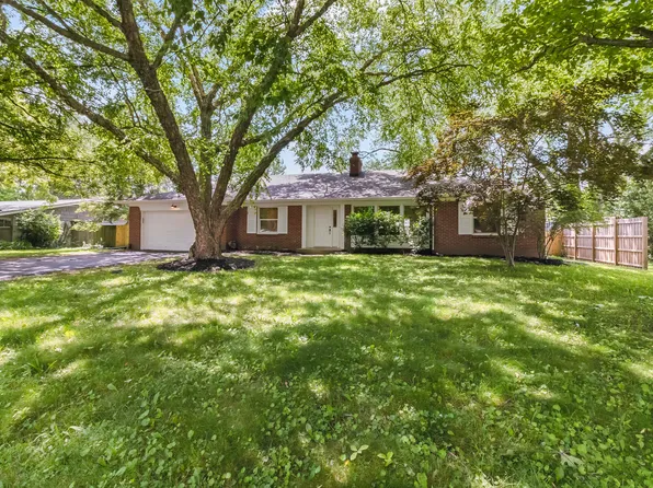 8246 Windcombe Blvd, Indianapolis, IN 46240
