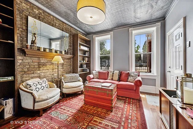 2020 W 23rd St — Photo 2