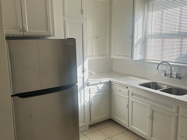 959 Gayley Ave #19 — Photo 6
