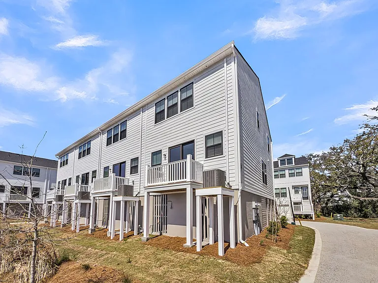 Tides at Park Circle — Photo 82