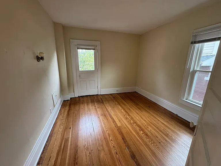 113 E Oakland Ave — Photo 14
