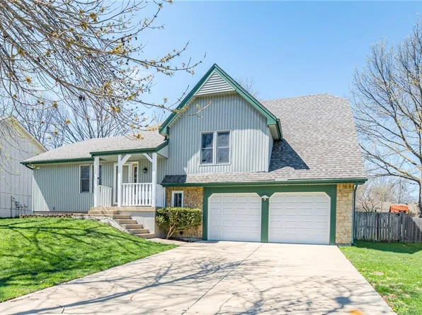 6528 N London Dr, Kansas City, MO 64151