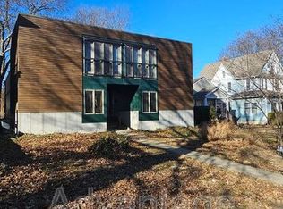 3804 Roanoke Rd #A, Kansas City, MO 64111