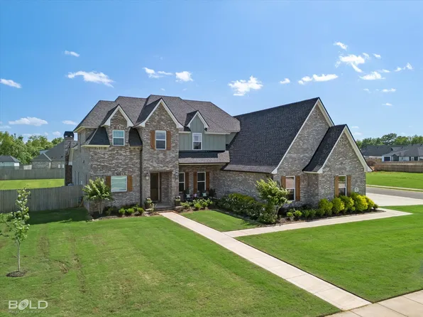 700 Caledonia Dr, Bossier City, LA 71111