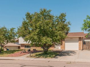 814 Phoenix Dr, Cheyenne, WY 82001