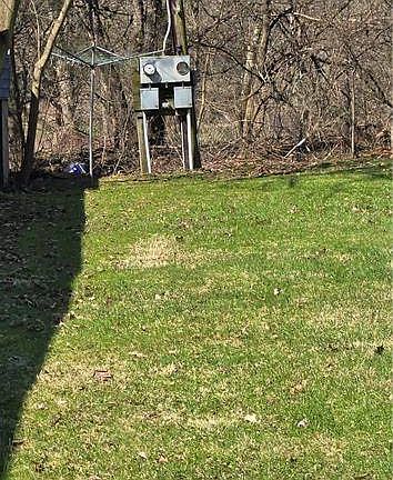 2nd image of 101 Deshaw Rd