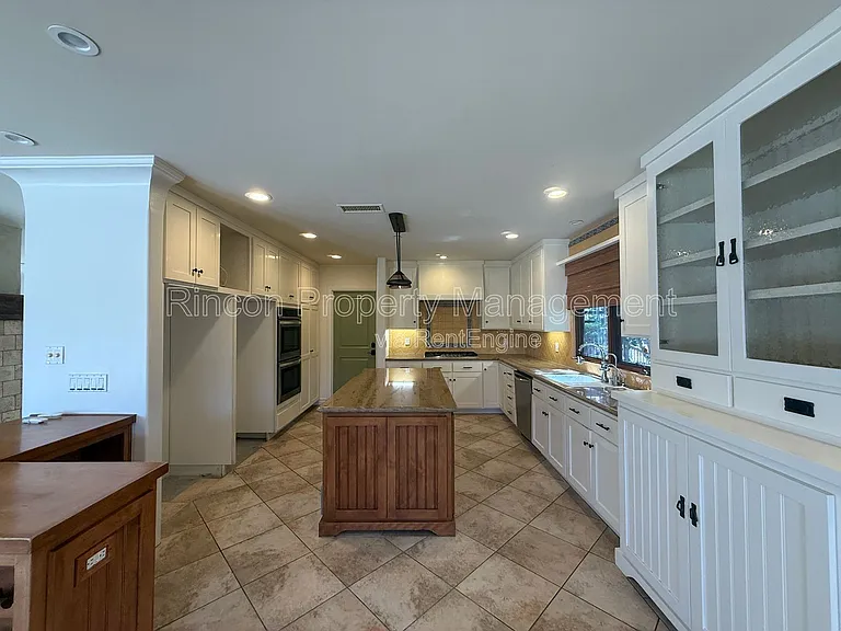 2166 Palomar Ave — Photo 8