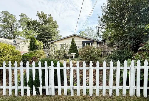 122 Zelus St Photo 1