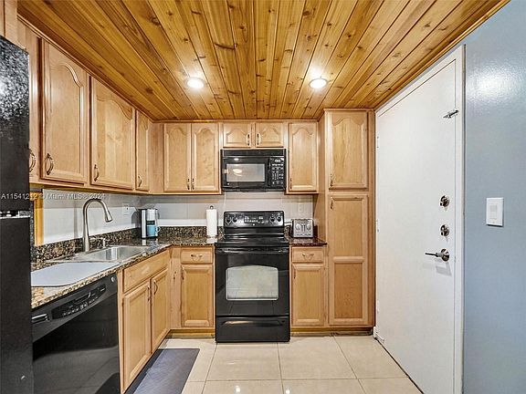 4th image of 1600 S Ocean Dr APT 3I